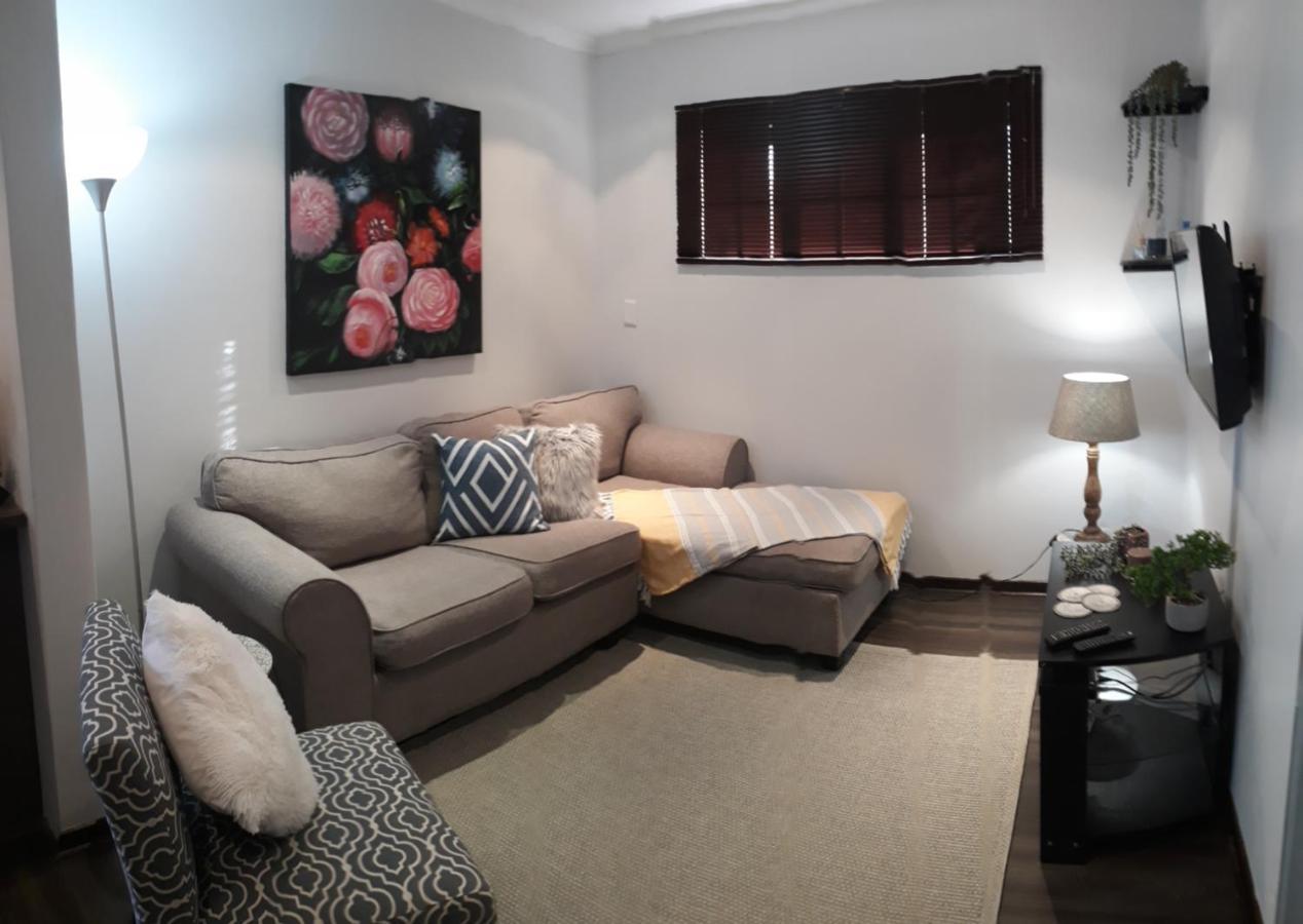 Fancy Pansy Apartment Germiston Exterior photo